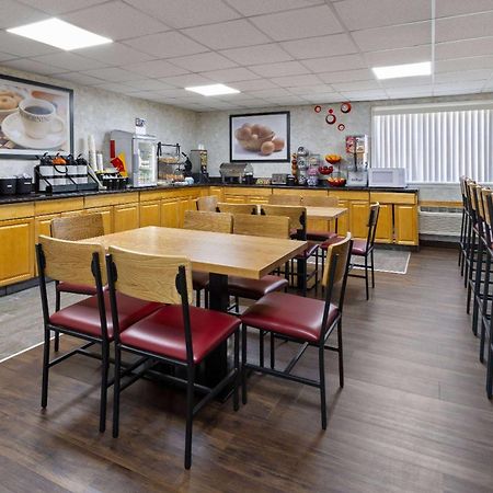Ramada By Wyndham Parsippany Hotel Eksteriør billede
