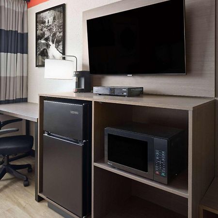 Ramada By Wyndham Parsippany Hotel Eksteriør billede