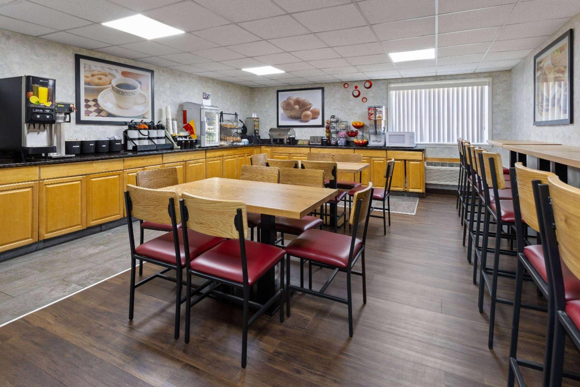 Ramada By Wyndham Parsippany Hotel Eksteriør billede