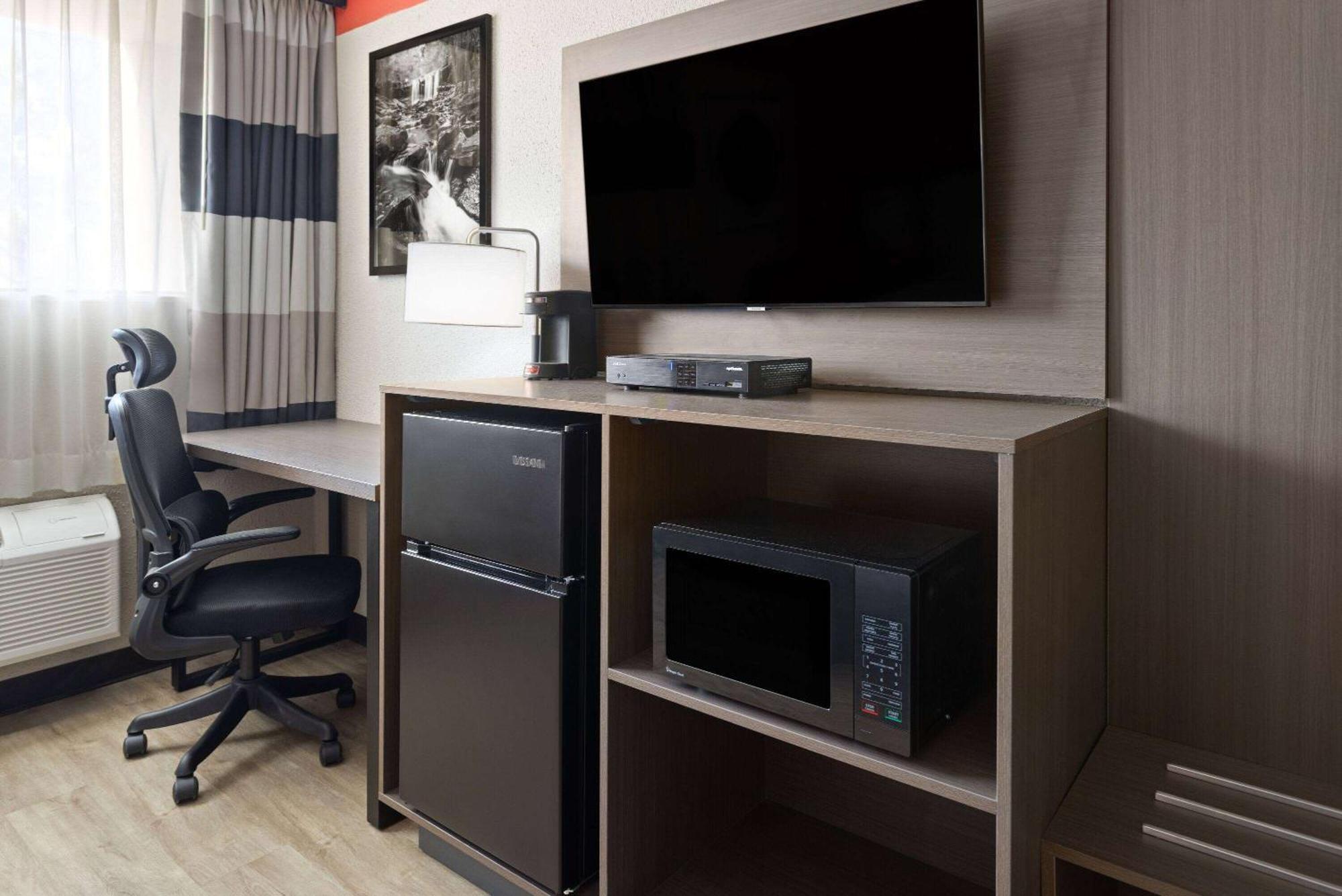 Ramada By Wyndham Parsippany Hotel Eksteriør billede