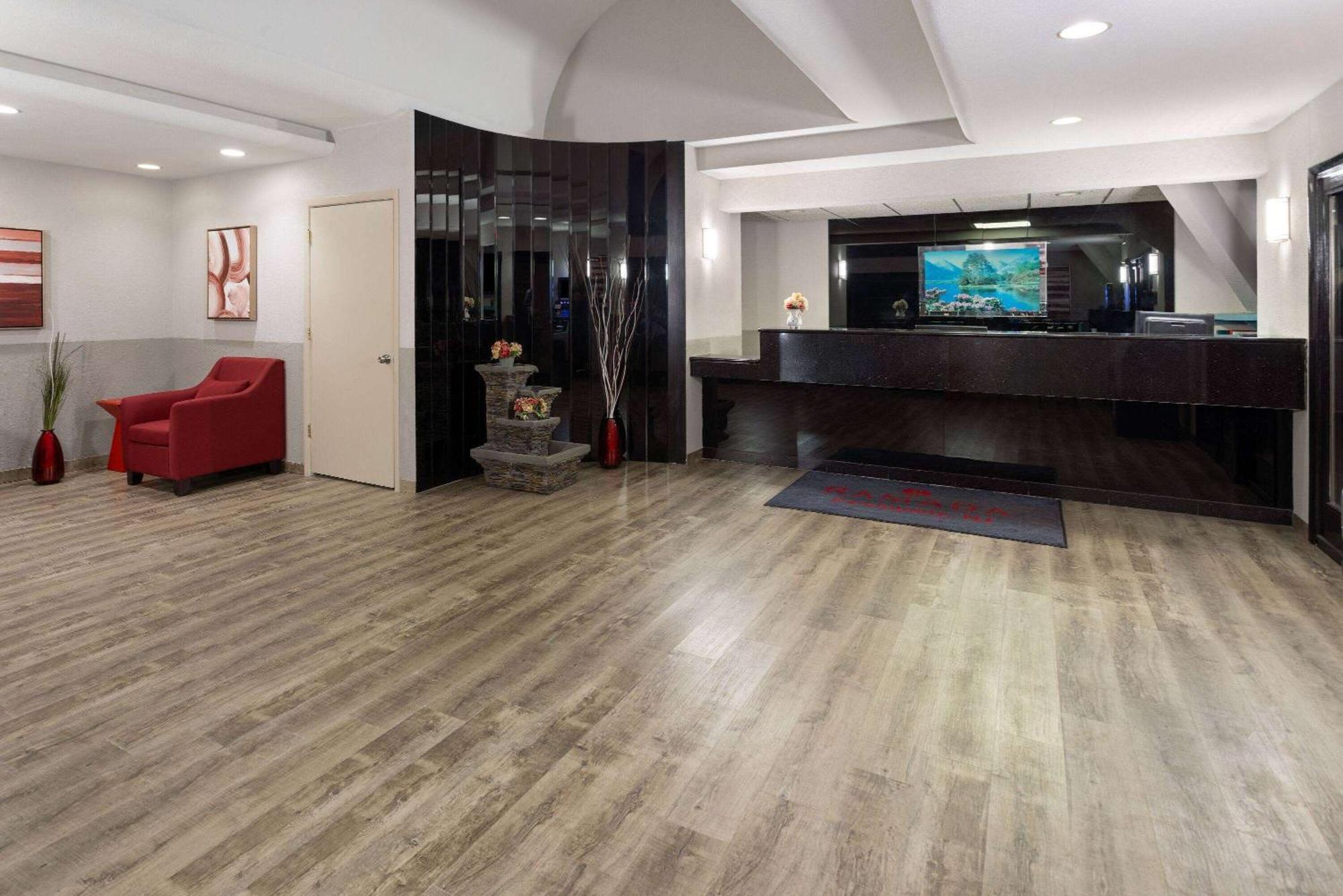 Ramada By Wyndham Parsippany Hotel Eksteriør billede