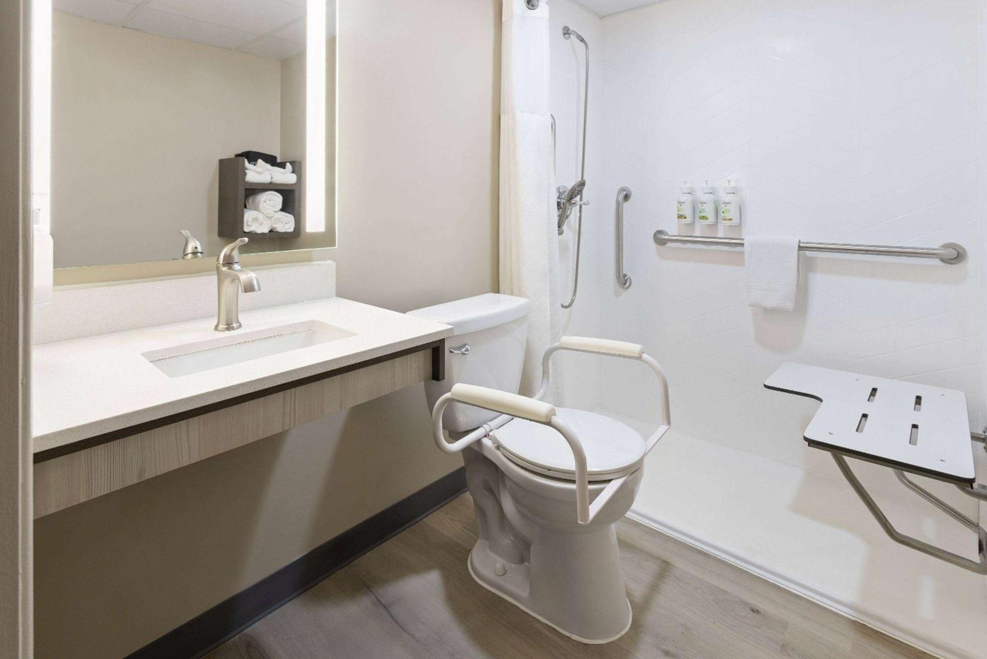 Ramada By Wyndham Parsippany Hotel Eksteriør billede