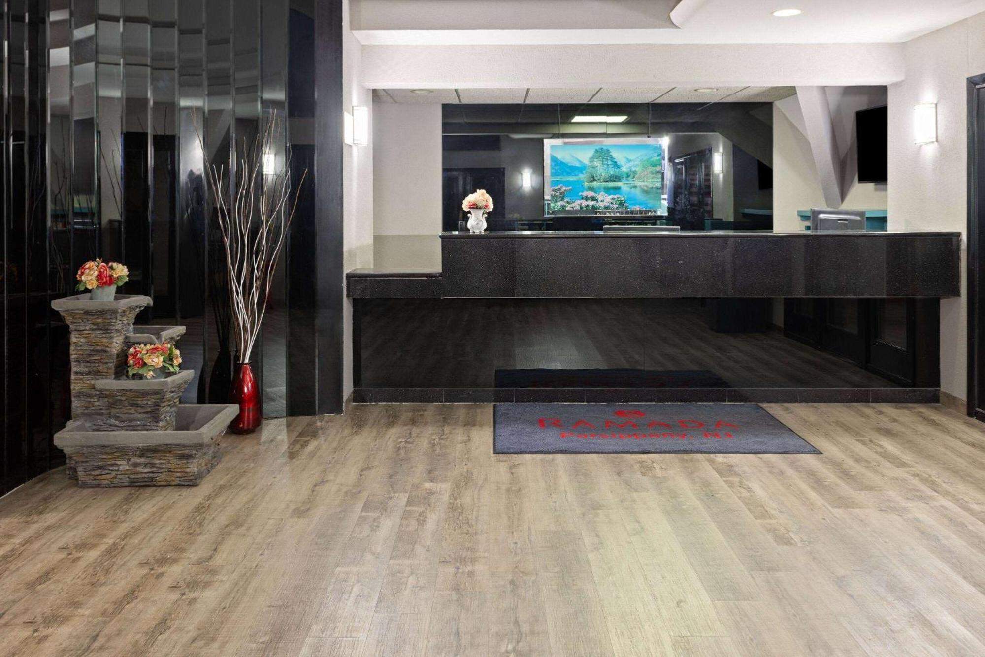 Ramada By Wyndham Parsippany Hotel Eksteriør billede