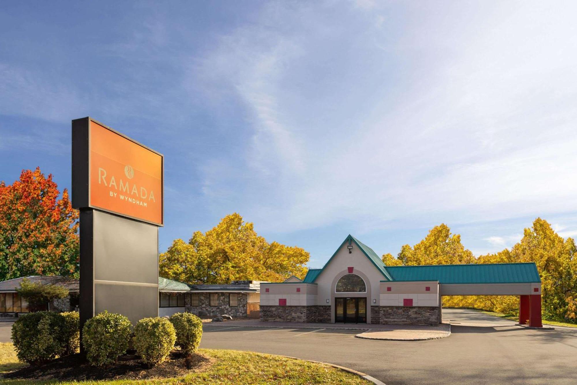 Ramada By Wyndham Parsippany Hotel Eksteriør billede